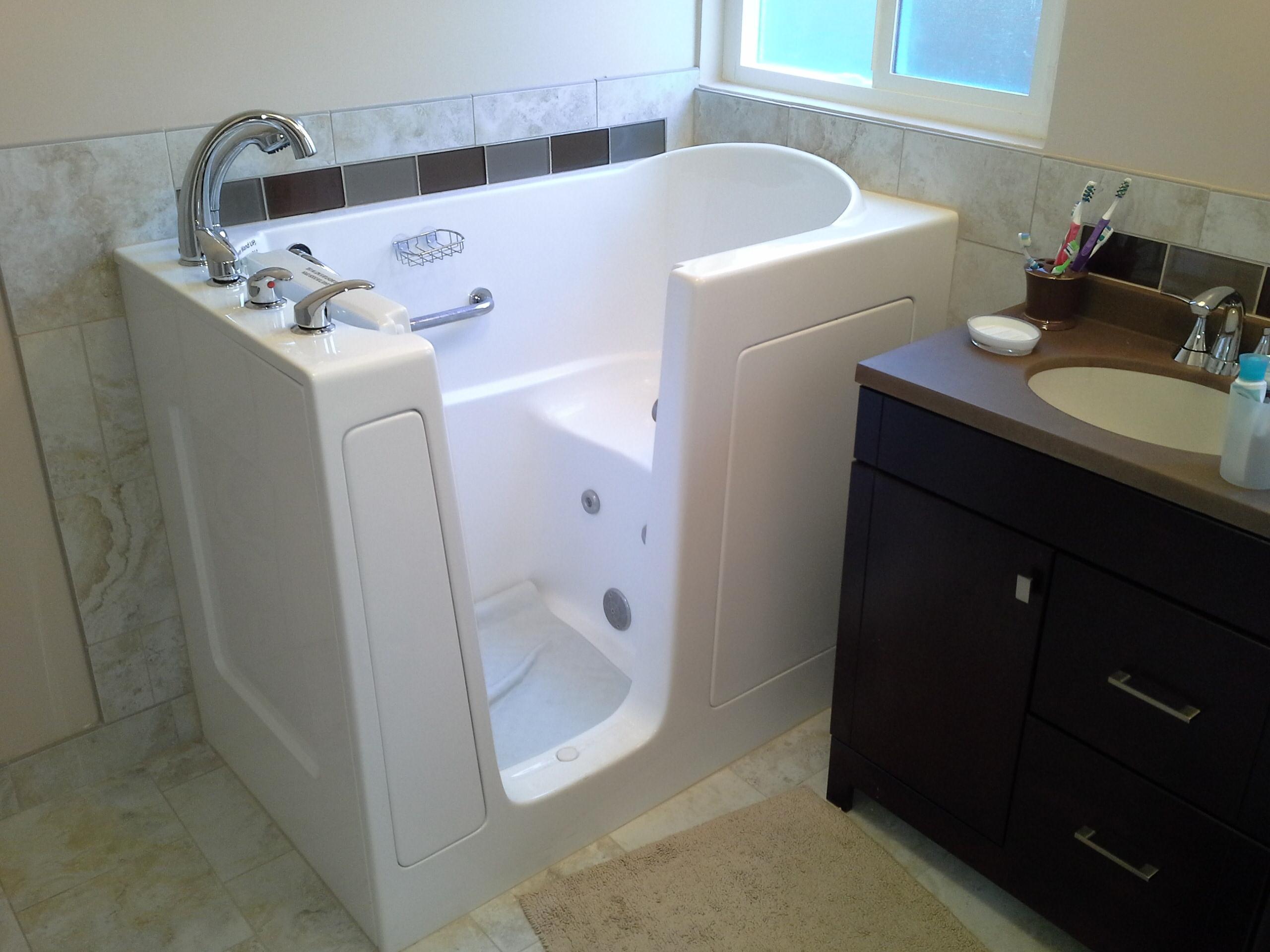 What Are The Pros and Cons To Having A Walk-In Tub